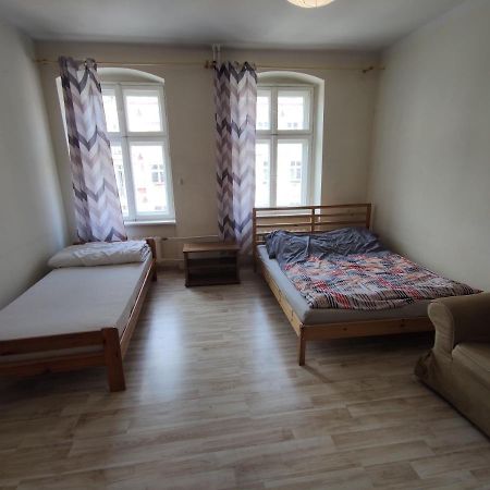 ヴロツワフPrzestronny Apartament Dla Czterech Osobアパートメント エクステリア 写真