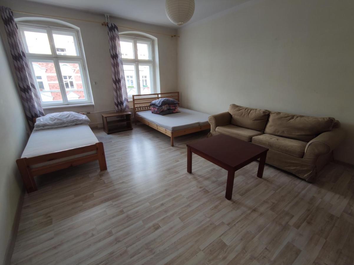 ヴロツワフPrzestronny Apartament Dla Czterech Osobアパートメント エクステリア 写真