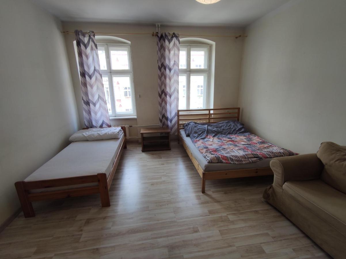 ヴロツワフPrzestronny Apartament Dla Czterech Osobアパートメント エクステリア 写真