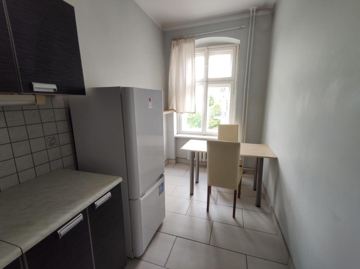 ヴロツワフPrzestronny Apartament Dla Czterech Osobアパートメント エクステリア 写真