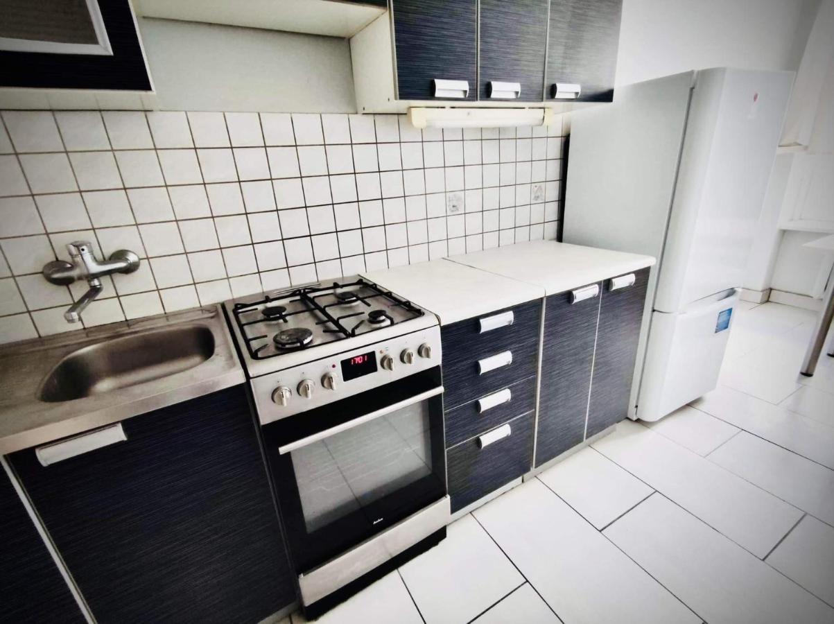 ヴロツワフPrzestronny Apartament Dla Czterech Osobアパートメント エクステリア 写真