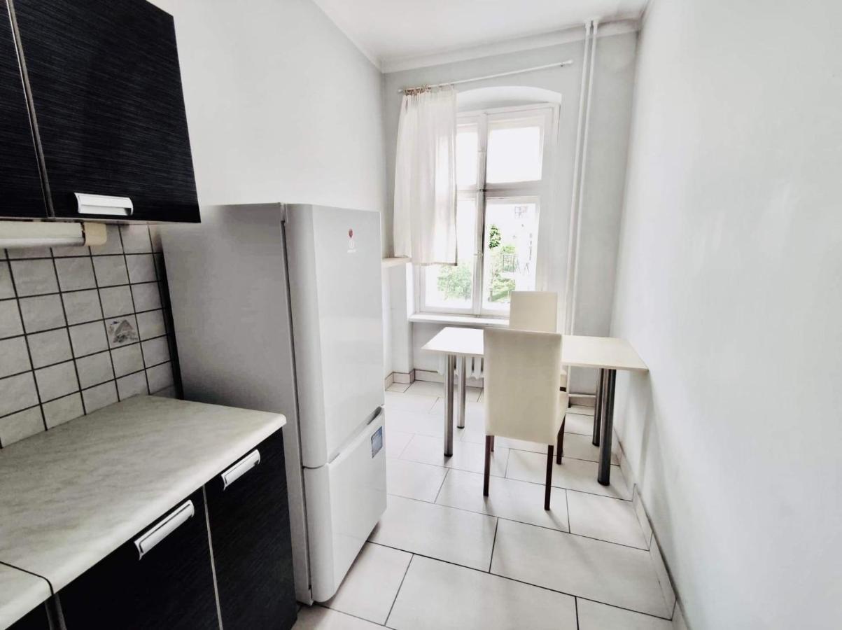 ヴロツワフPrzestronny Apartament Dla Czterech Osobアパートメント エクステリア 写真